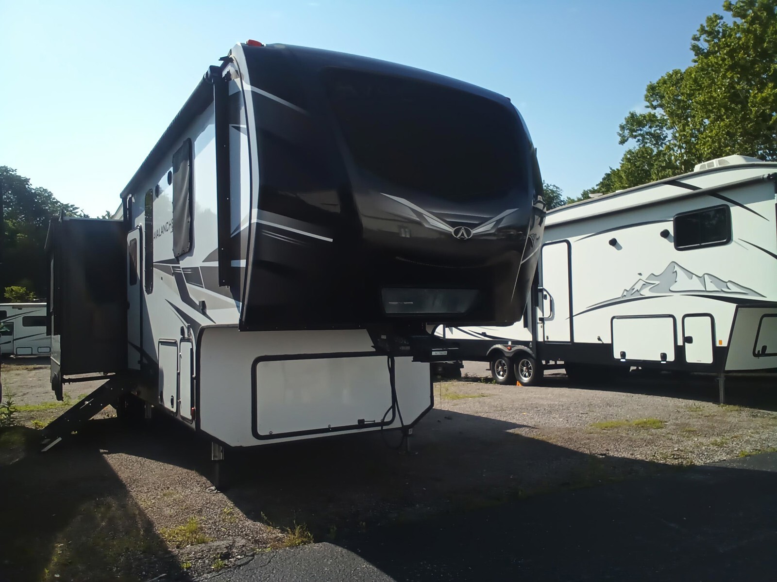2020 Keystone Avalanche 313RS in columbia TN