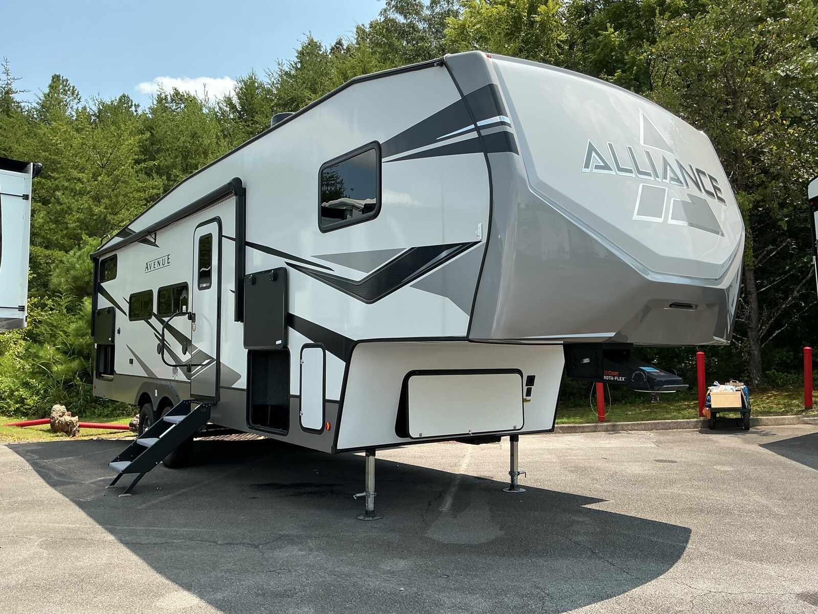 2023 Alliance Avenue 31BHS in kodak TN