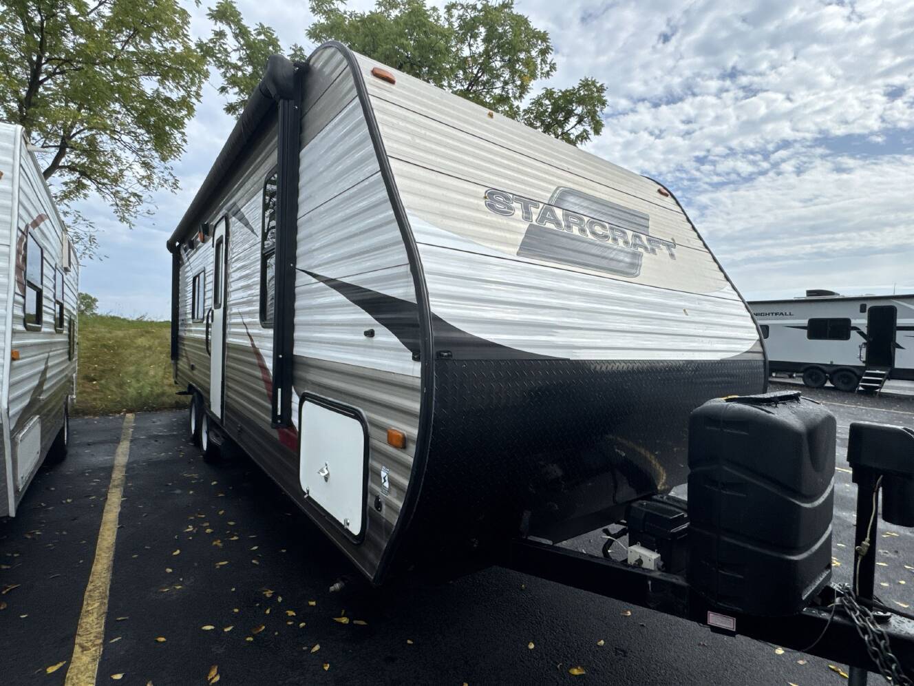 A photo of this 2015 Starcraft AR-ONE MAXX 26BH