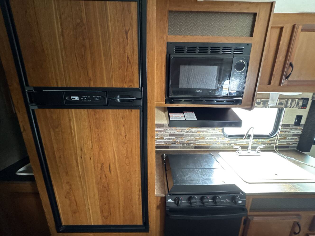 A photo of this 2015 Starcraft AR-ONE MAXX 26BH