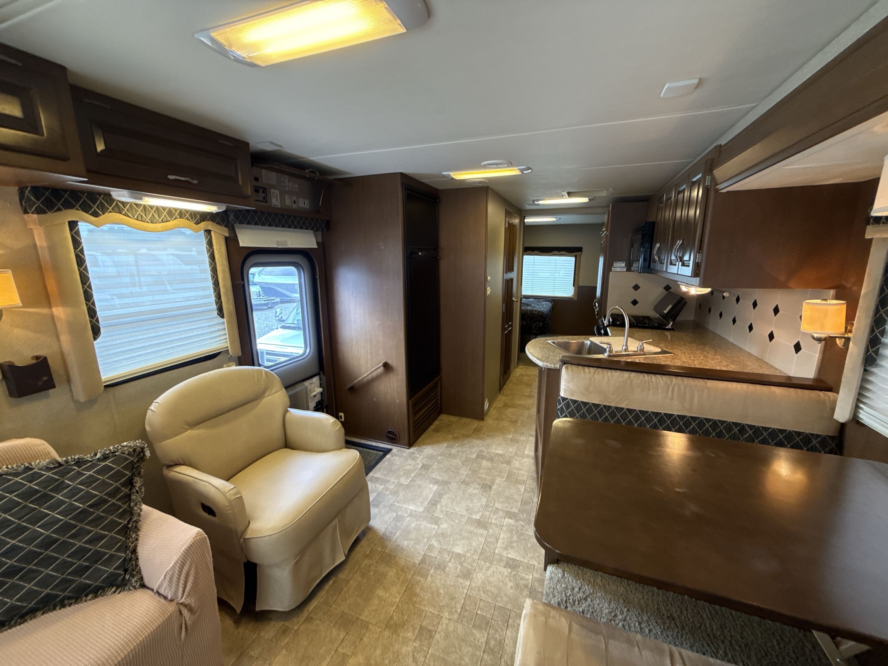 2012 Newmar BAY STAR 3305 in hanover PA