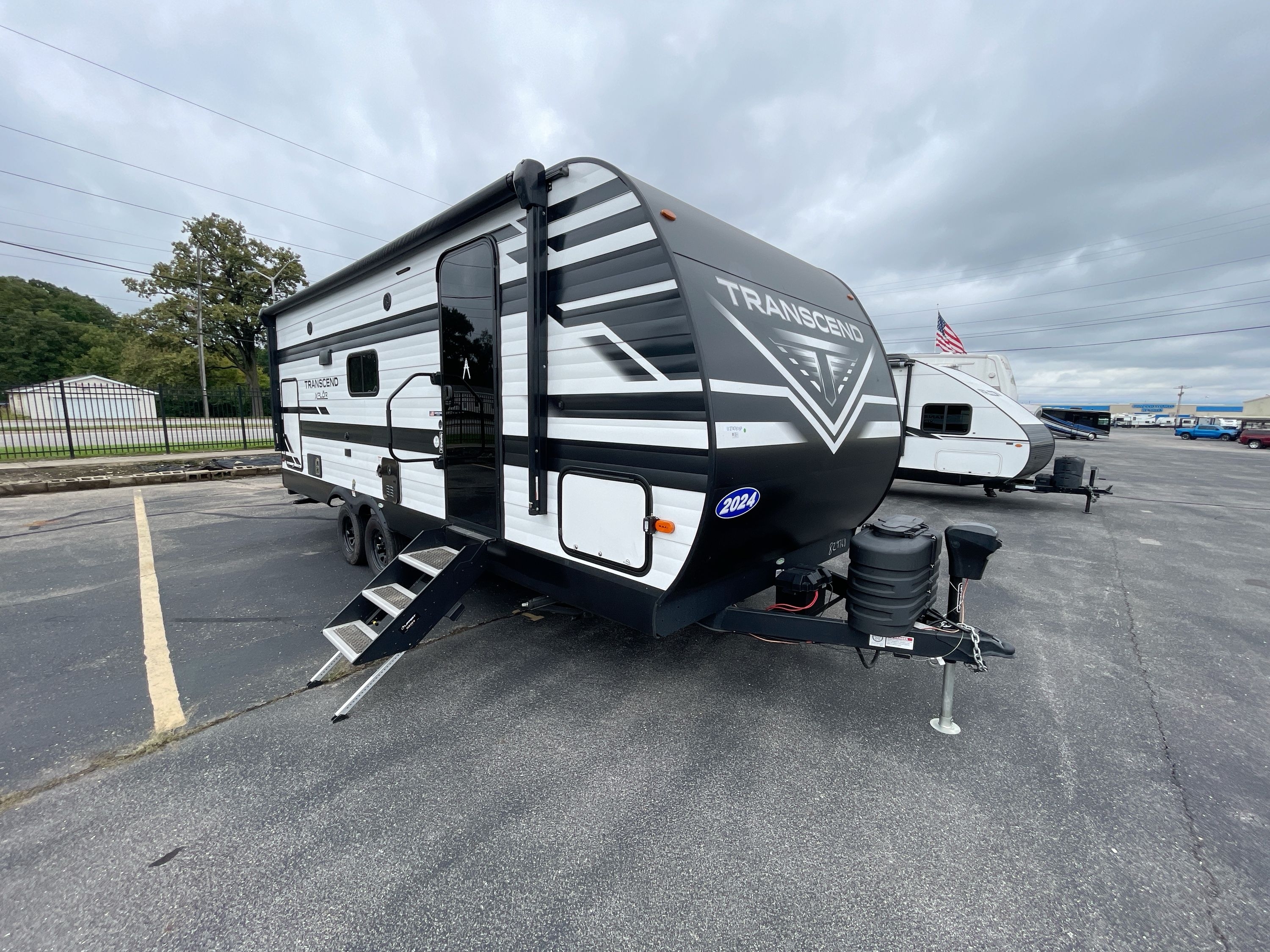 2024 Grand Design TRANSCEND XPLOR 235BH in richmond IN