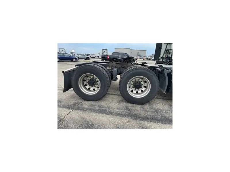2022 FREIGHTLINER CASCADIA 126