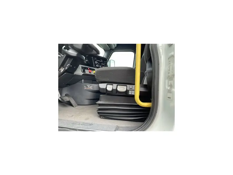 2022 FREIGHTLINER CASCADIA 126