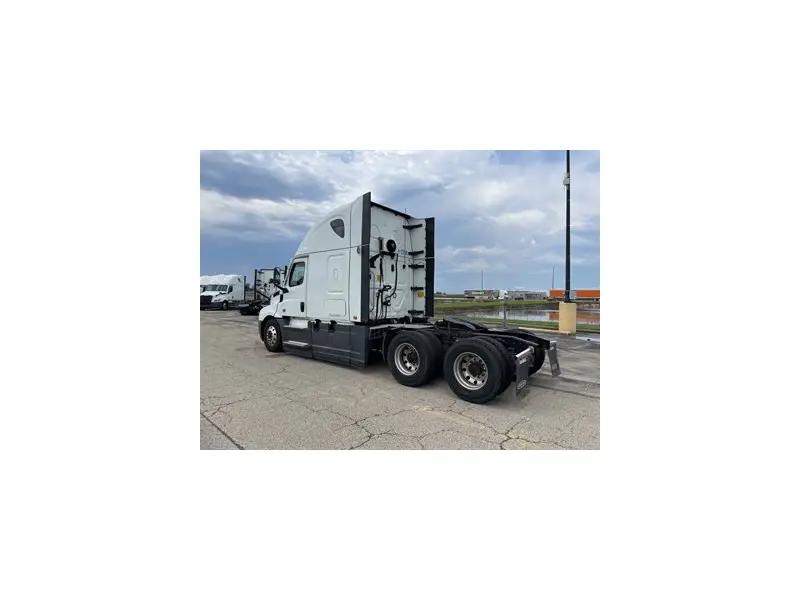 2022 FREIGHTLINER CASCADIA 126