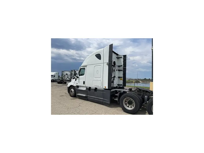 2022 FREIGHTLINER CASCADIA 126