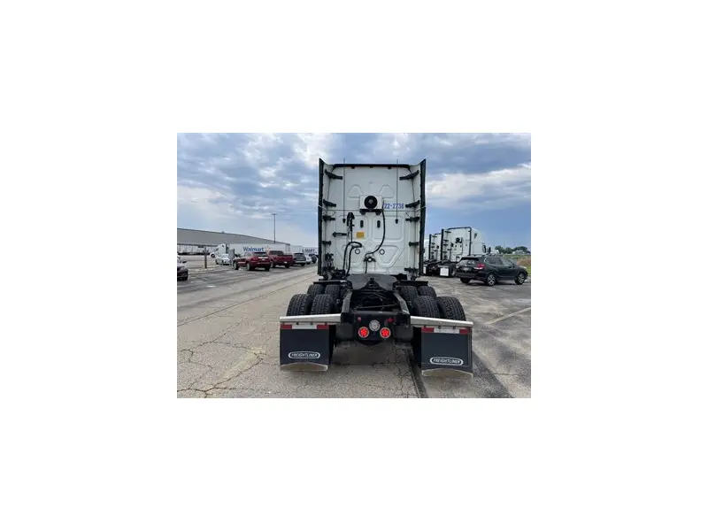 2022 FREIGHTLINER CASCADIA 126