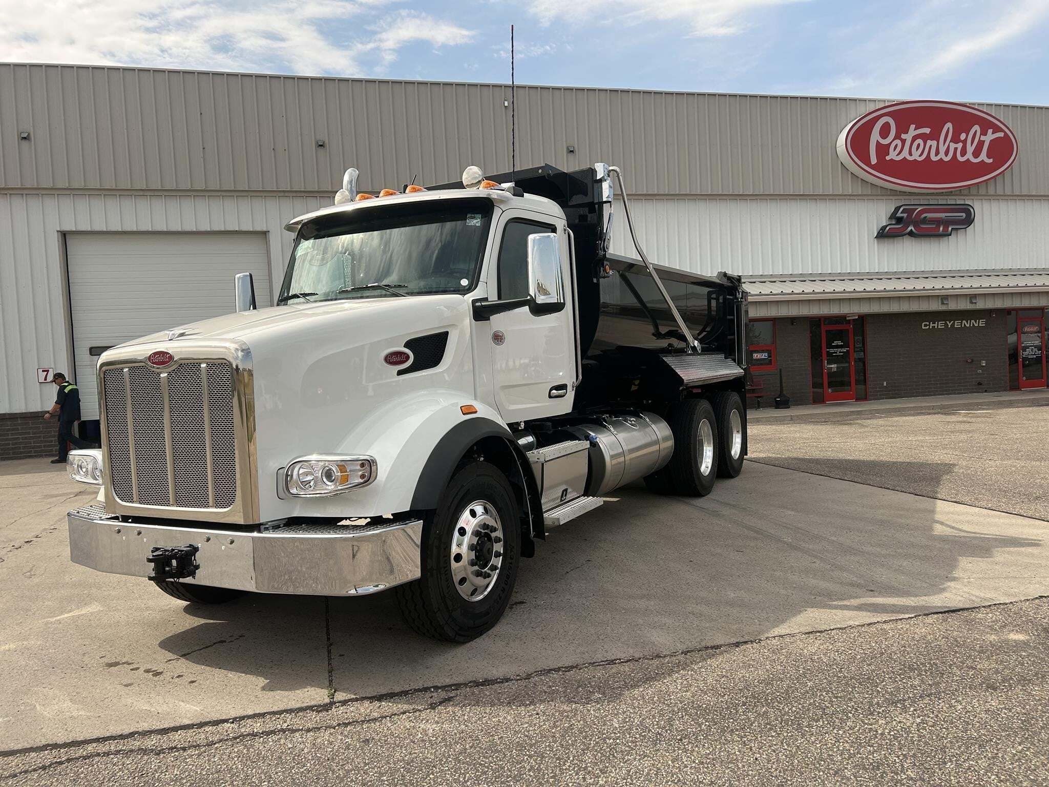2027 PETERBILT 567 in Medford, OR