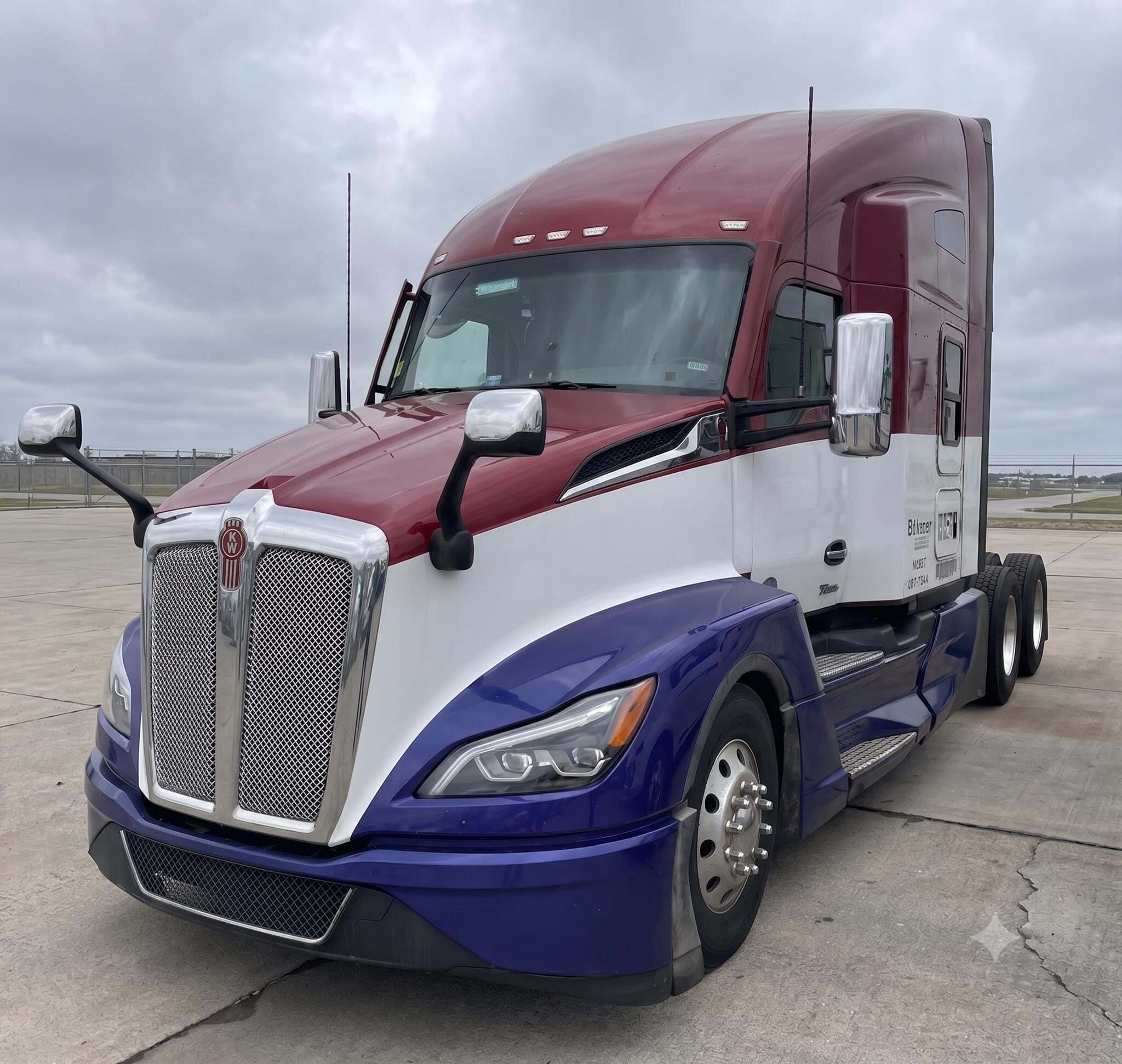 2023 KENWORTH T680 in Joliet, IL
