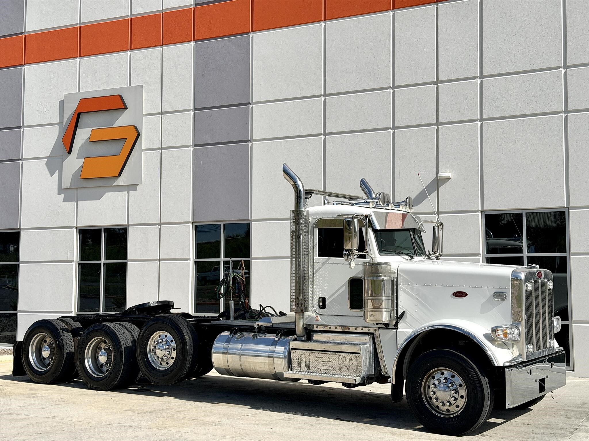 2022 PETERBILT 389 in Greer, SC