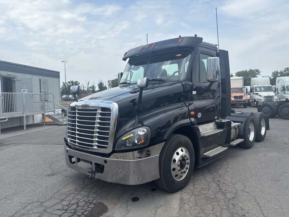 2019 FREIGHTLINER CASCADIA 125 in Hampton, VA