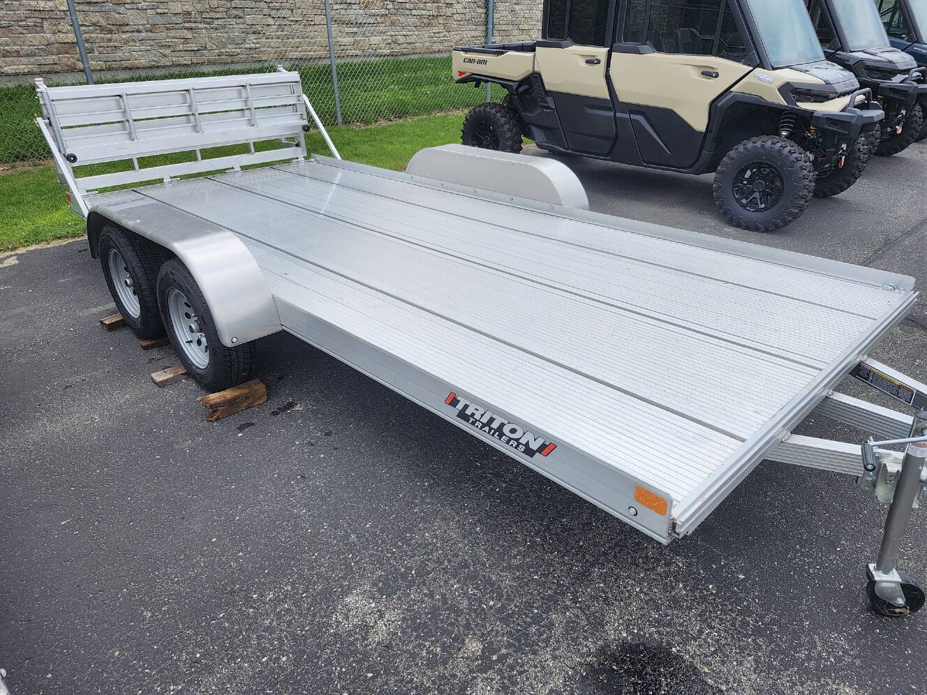 A photo of this 2026 Triton FIT1681-2EB2 HD BIFOLD