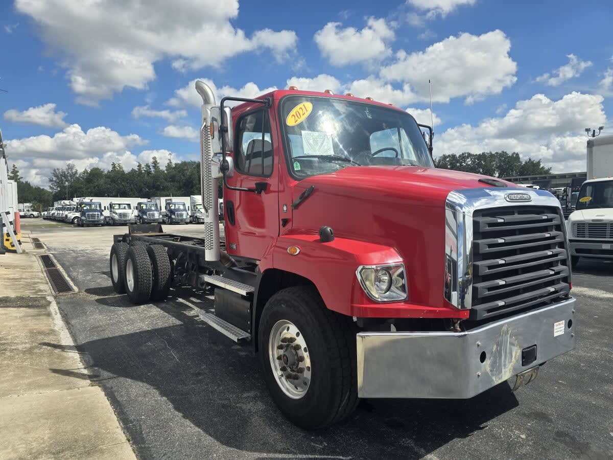 2021 FREIGHTLINER 114 SD in Tampa, FL