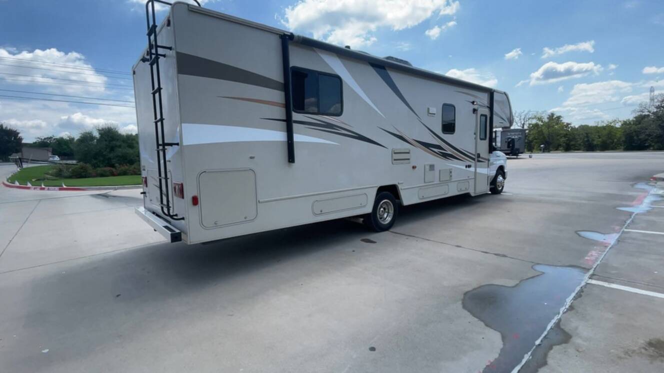 A photo of this 2018 Winnebago MINNIE WINNIE 31K