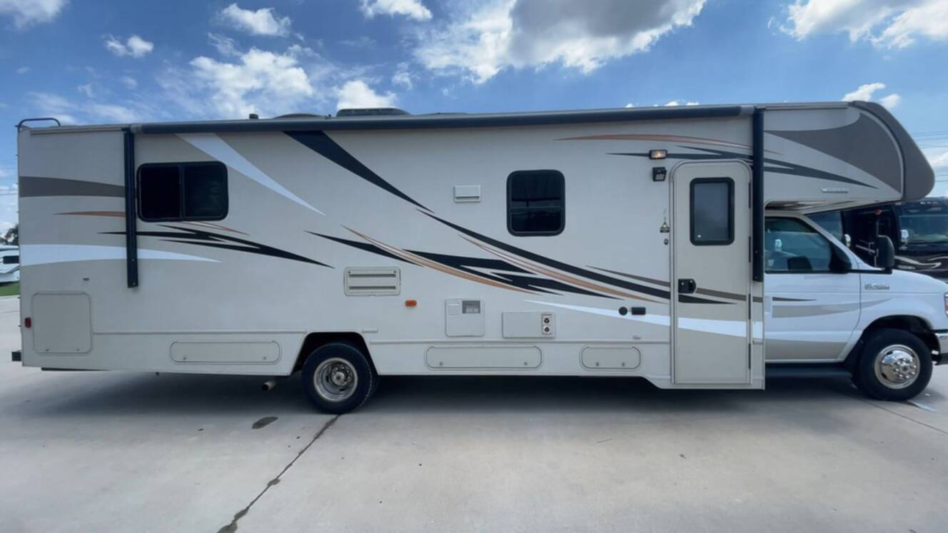 A photo of this 2018 Winnebago MINNIE WINNIE 31K