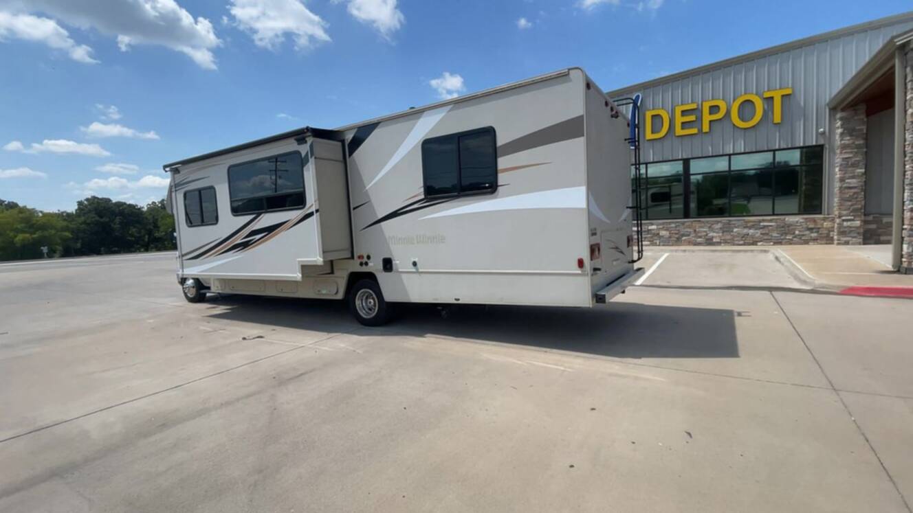 A photo of this 2018 Winnebago MINNIE WINNIE 31K