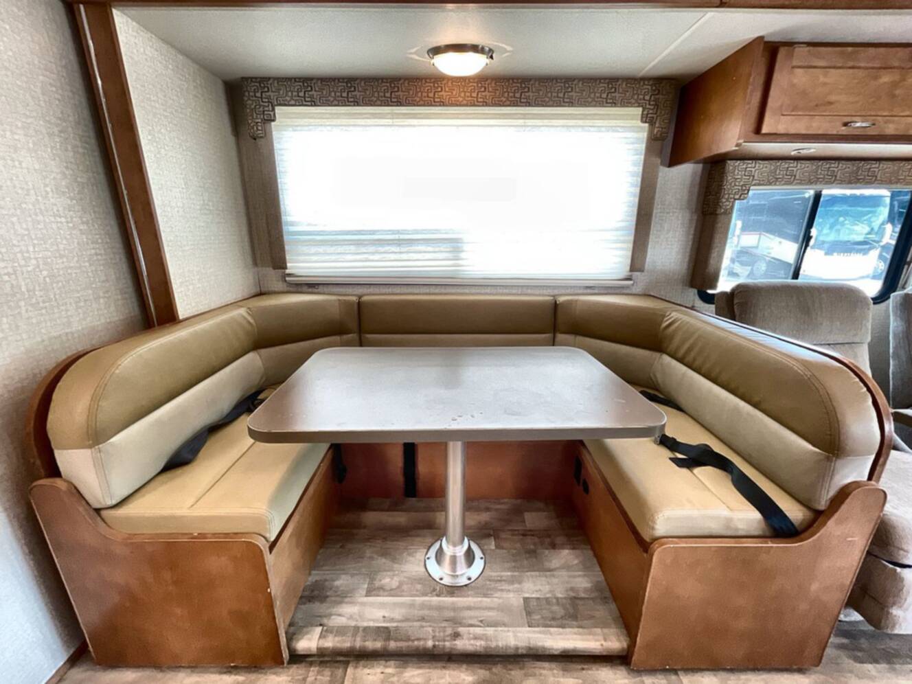 A photo of this 2018 Winnebago MINNIE WINNIE 31K