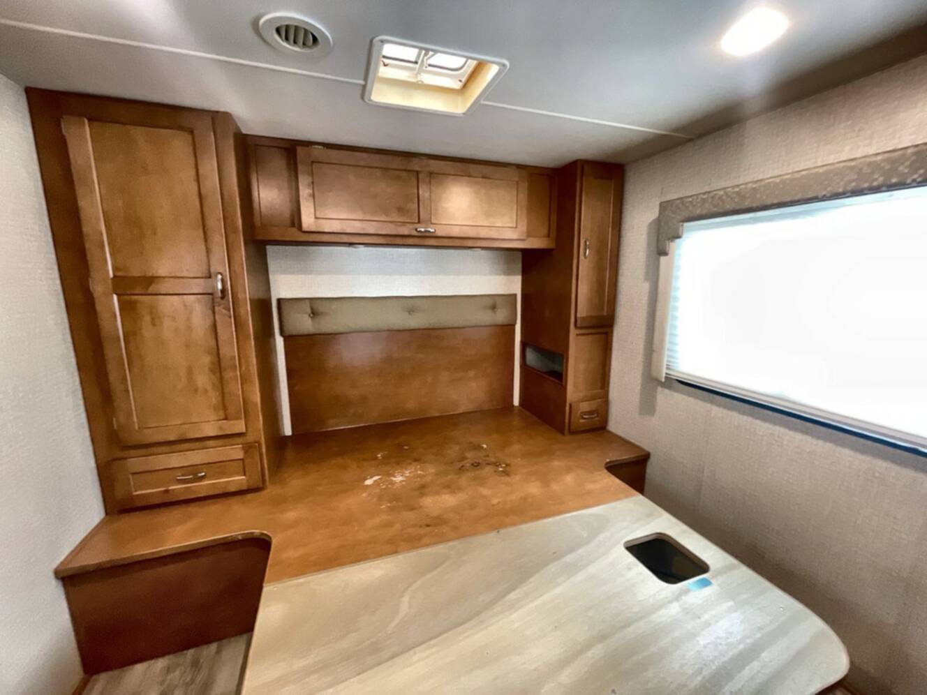 A photo of this 2018 Winnebago MINNIE WINNIE 31K