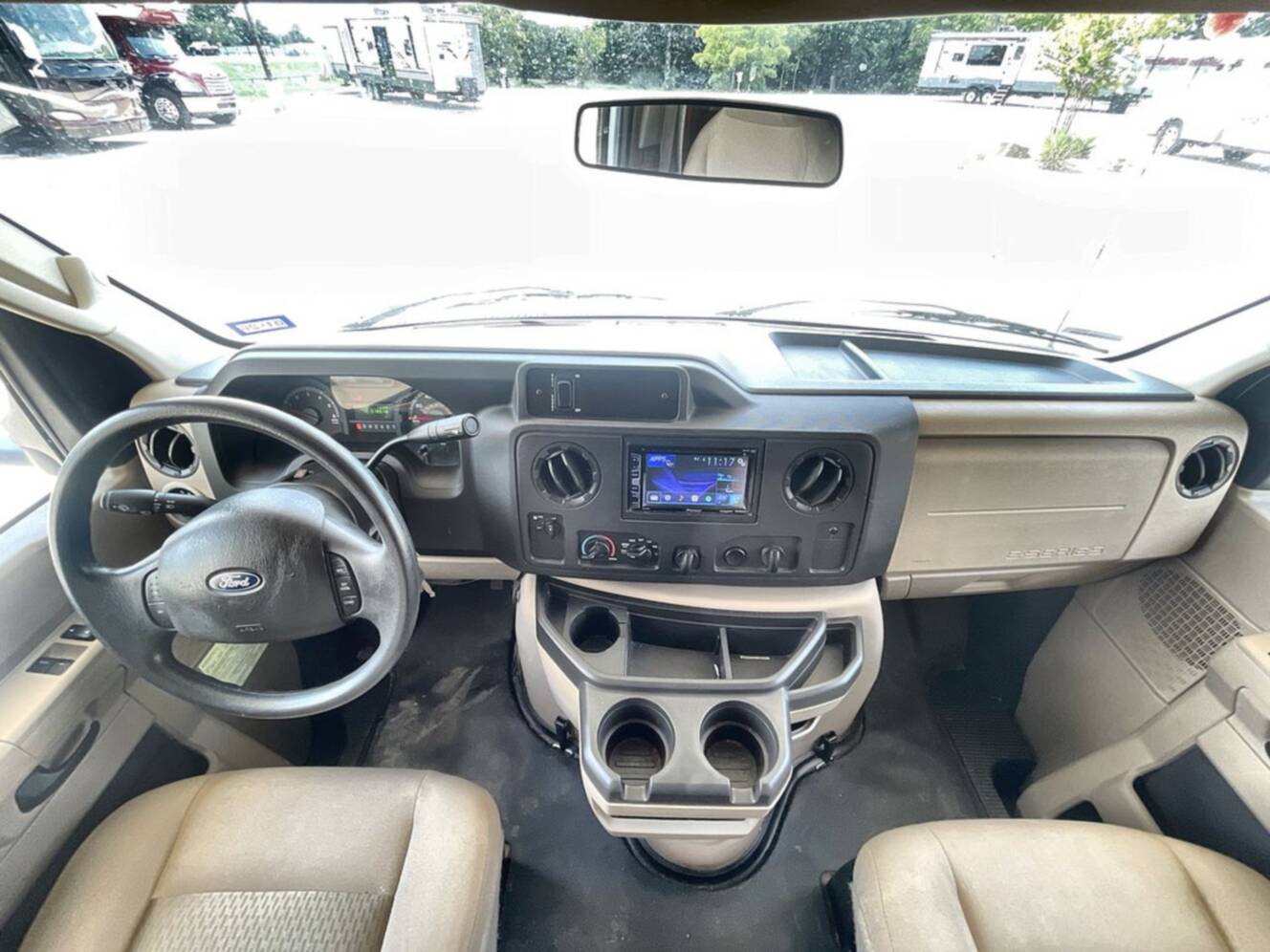 A photo of this 2018 Winnebago MINNIE WINNIE 31K