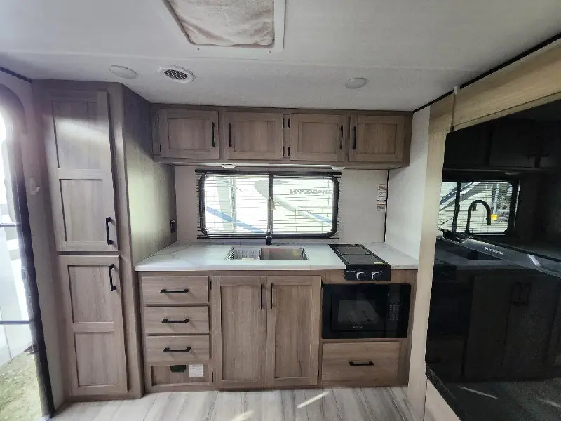 2025 KEYSTONE COLEMAN LIGHT 21RX