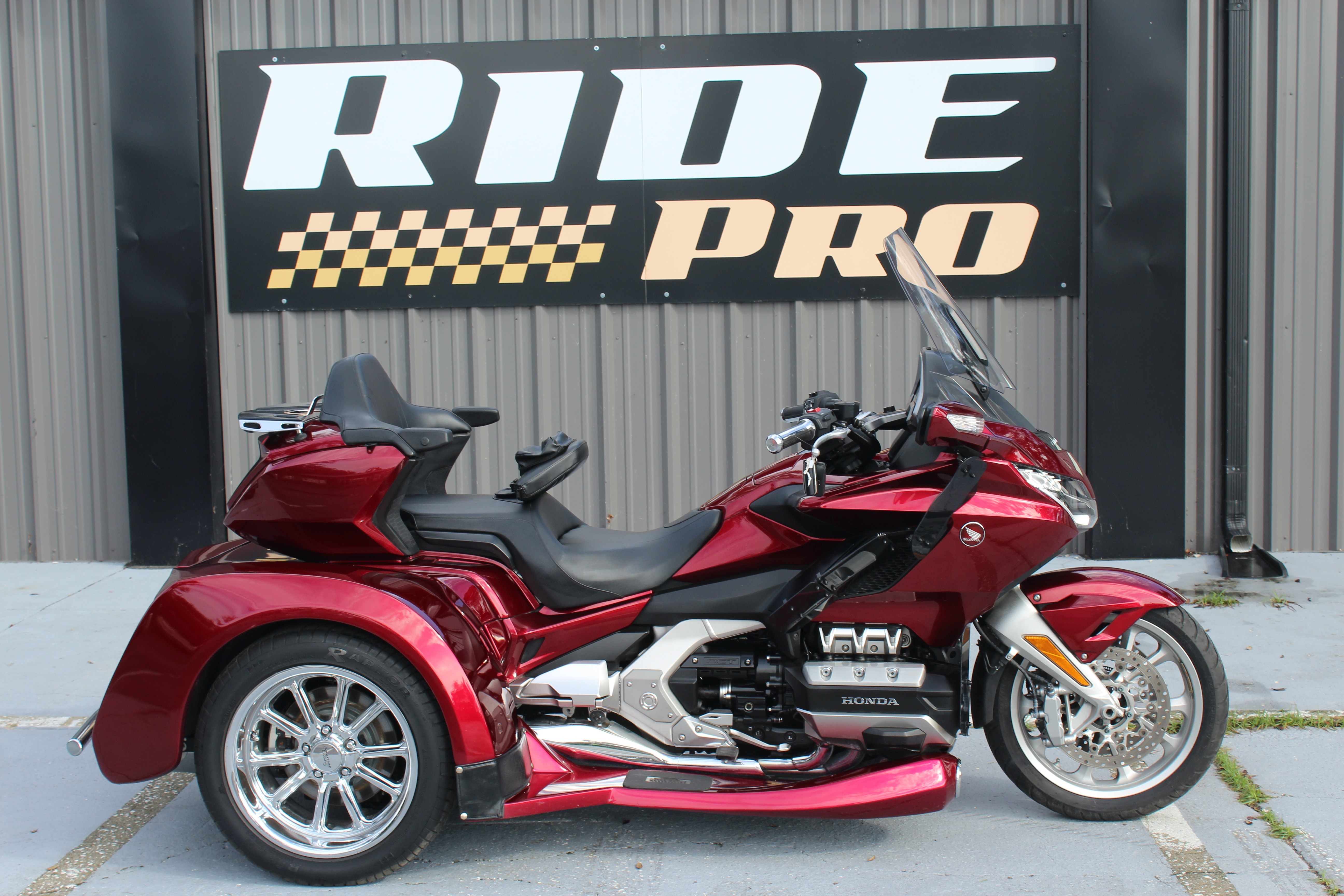 2018 Honda Gold Wing Tour Automatic DCT 1800 TOUR AUTOMATIC DCT in Brooksville, FL