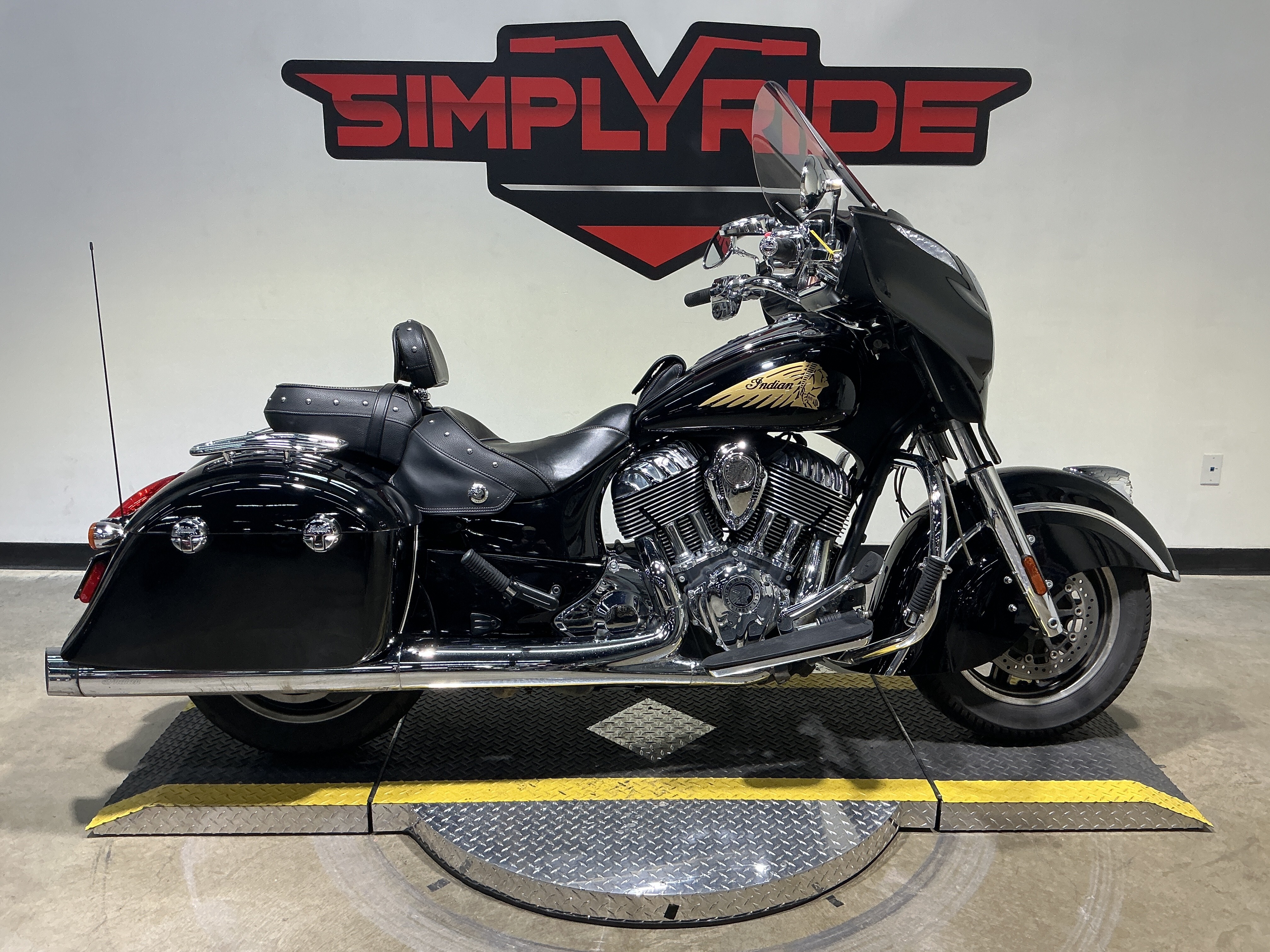 2014 Indian Motorcycle Chieftain™ in Eden Prairie, MN