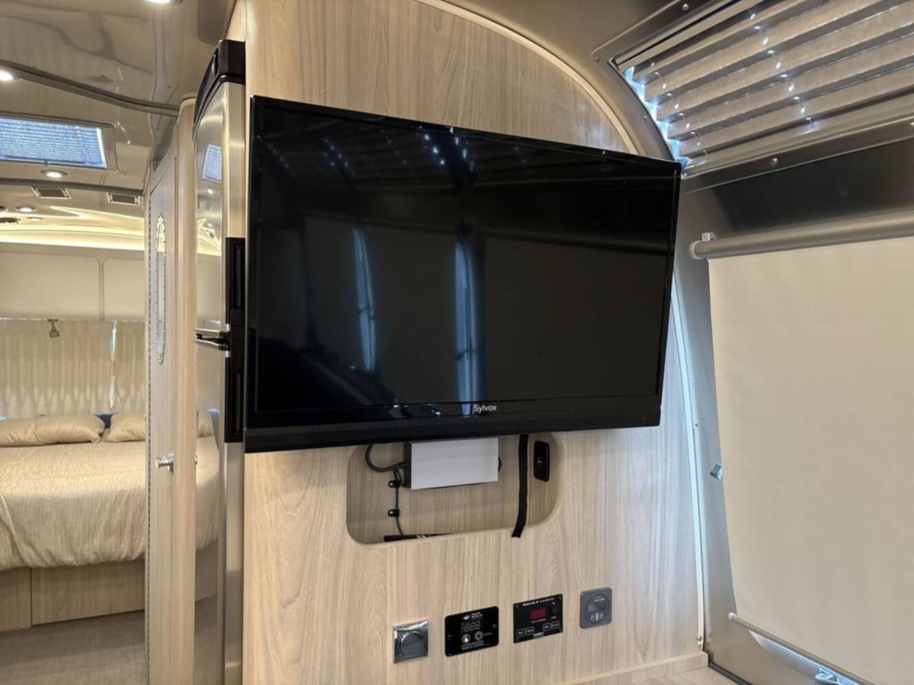 A photo of this 2021 Airstream Globetrotter 30RB Twin