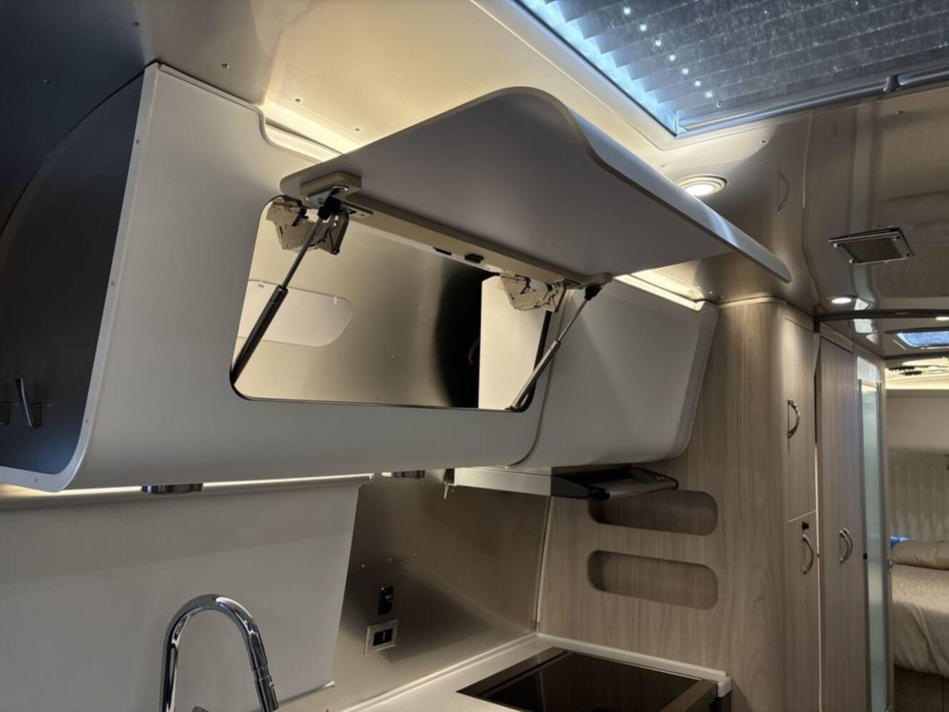 A photo of this 2021 Airstream Globetrotter 30RB Twin
