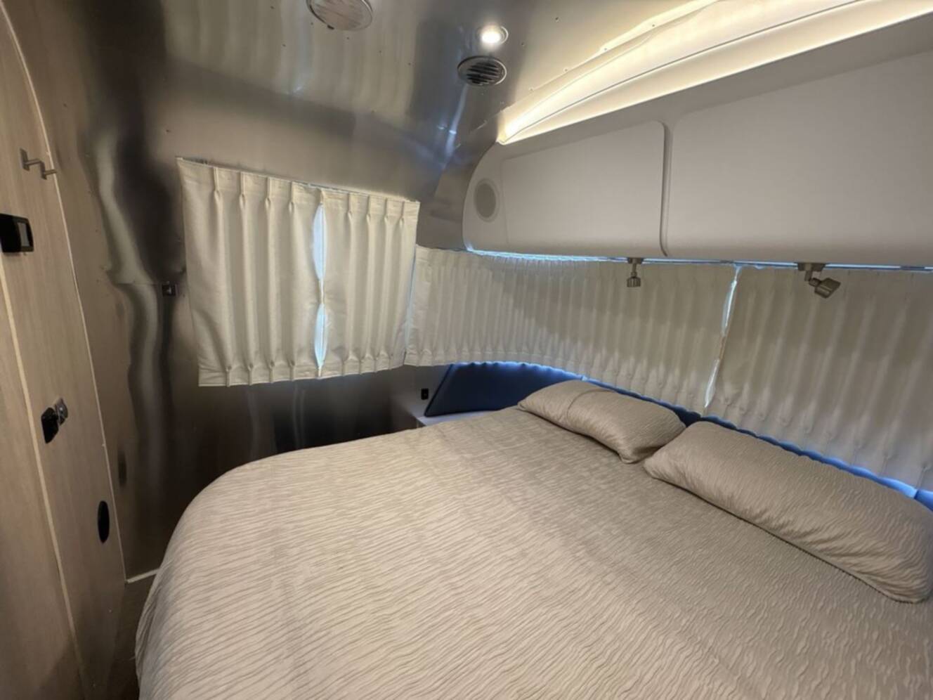A photo of this 2021 Airstream Globetrotter 30RB Twin