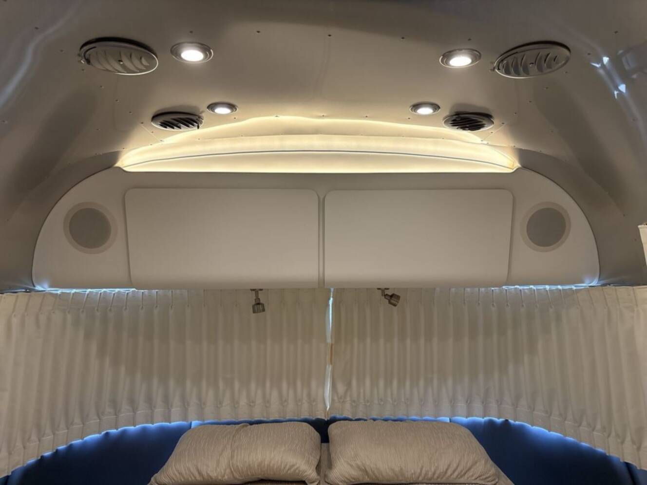 A photo of this 2021 Airstream Globetrotter 30RB Twin
