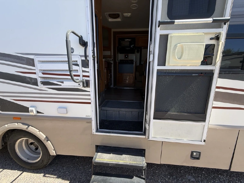 2006 FLEETWOOD JAMBOREE 30U