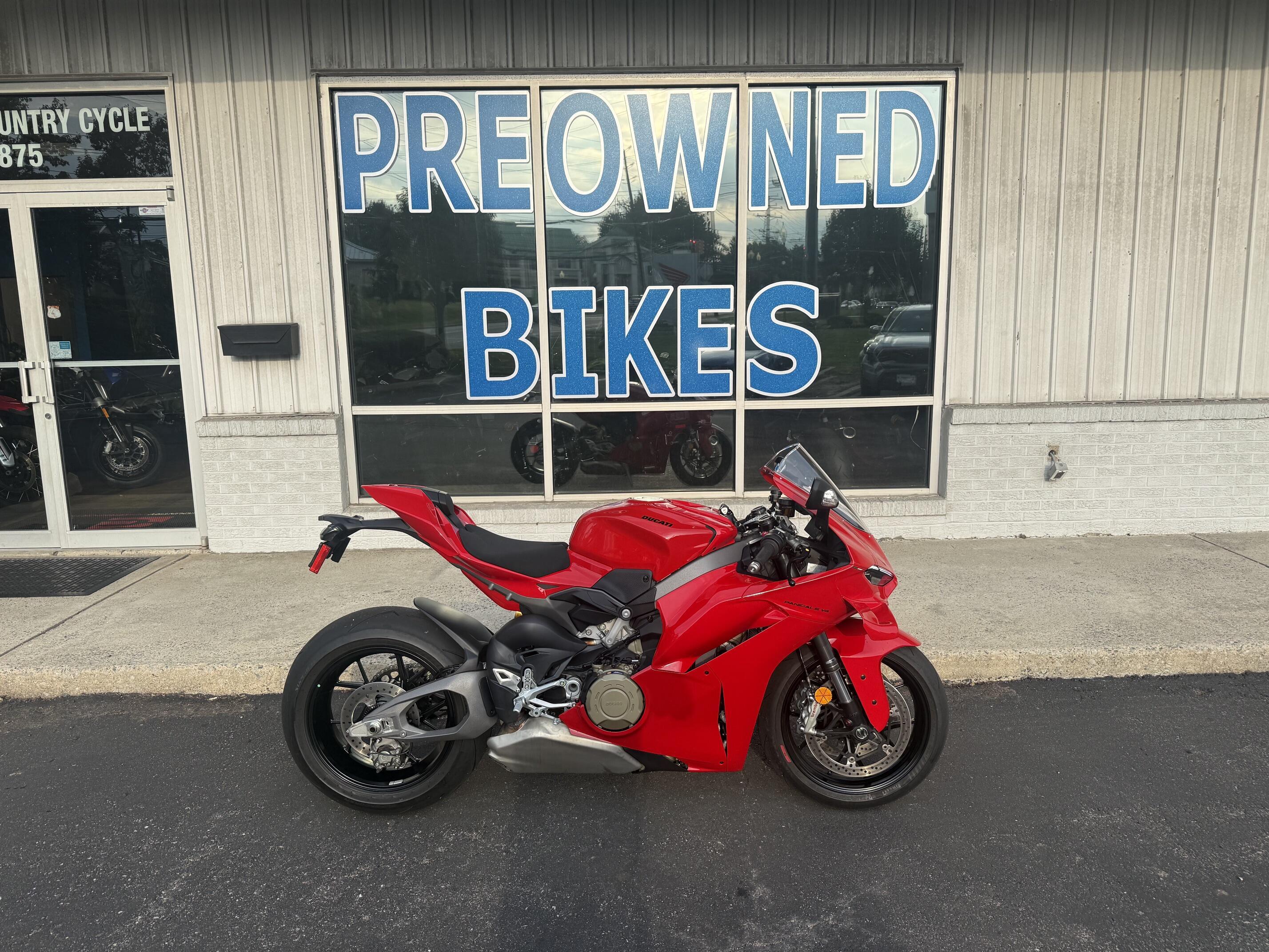 2025 Ducati Panigale V4 V4 in Metuchen, NJ
