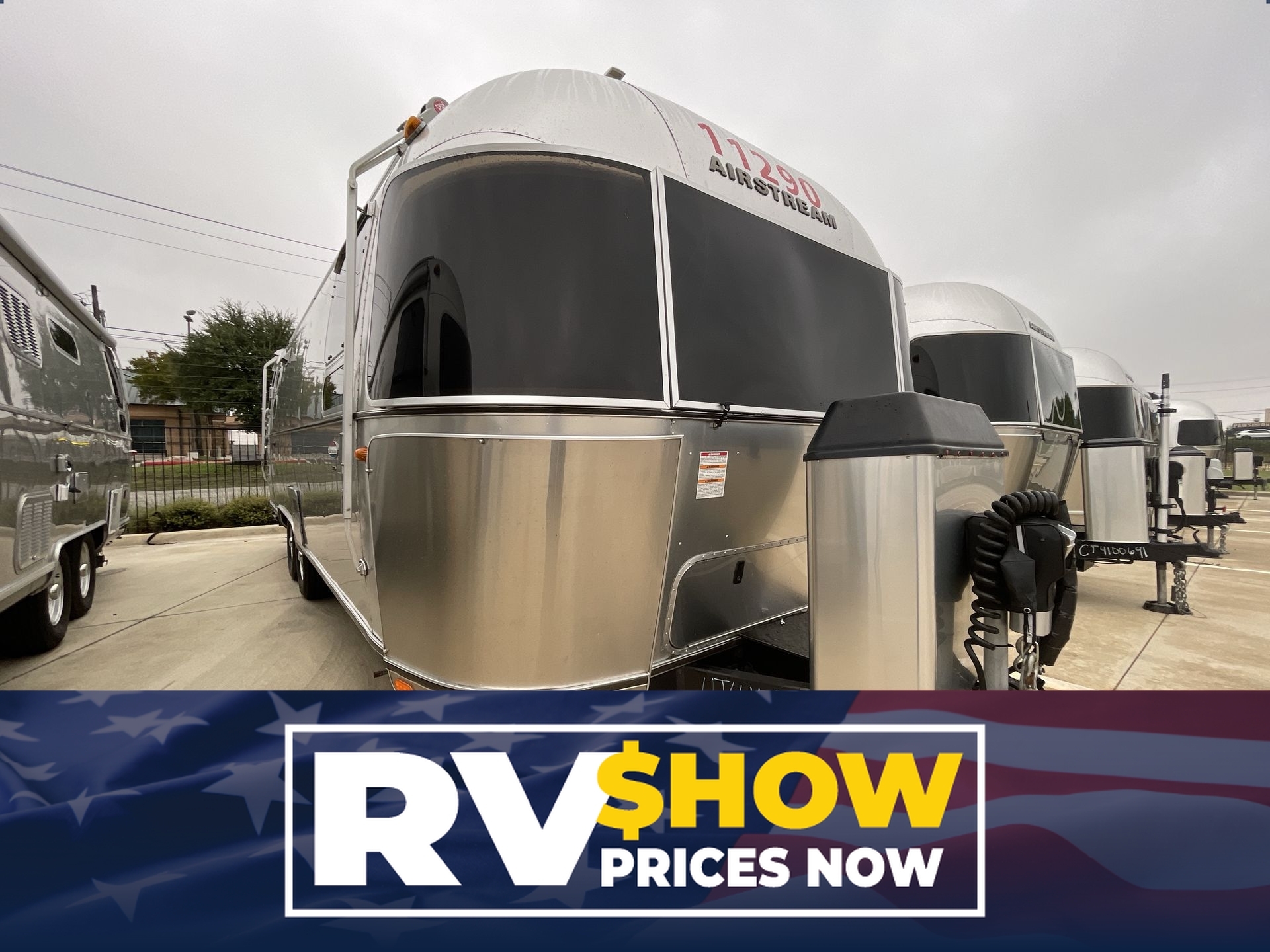 2018 Airstream International Signature 27FB (Front Queen Bed) in buda TX