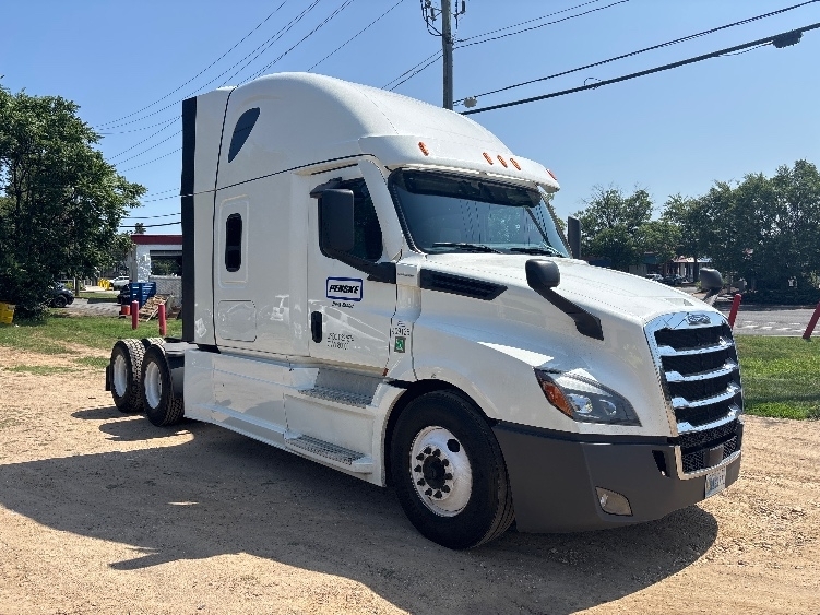 2022 FREIGHTLINER CASCADIA 126 in Capitol Heights, MD