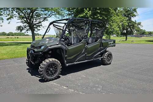 2025 Honda PIONEER 1000-6 Deluxe Crew in charleston IL