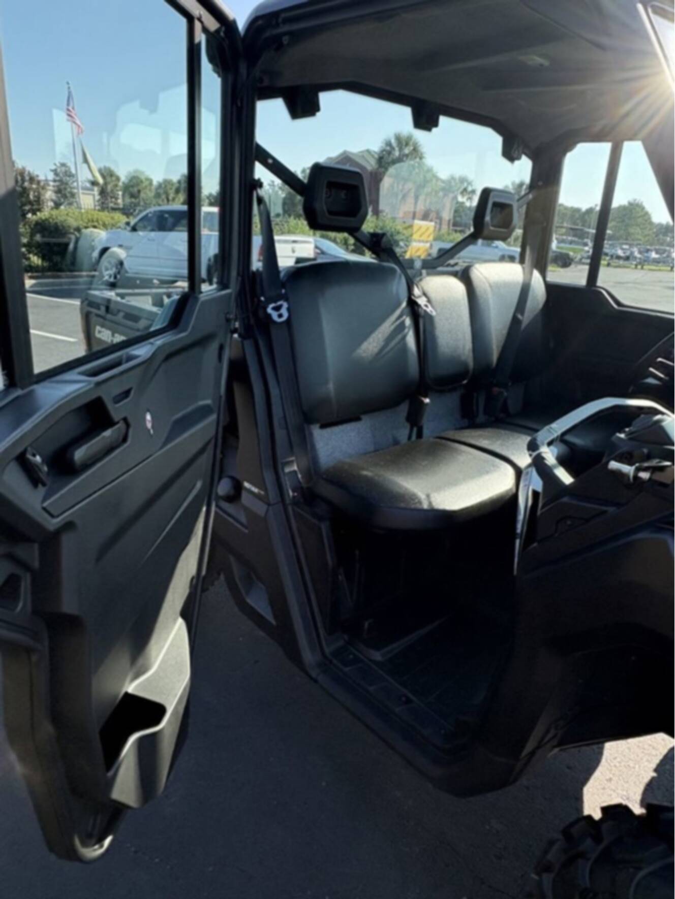 A photo of this 2026 Can-Am Defender DPS CAB HD10