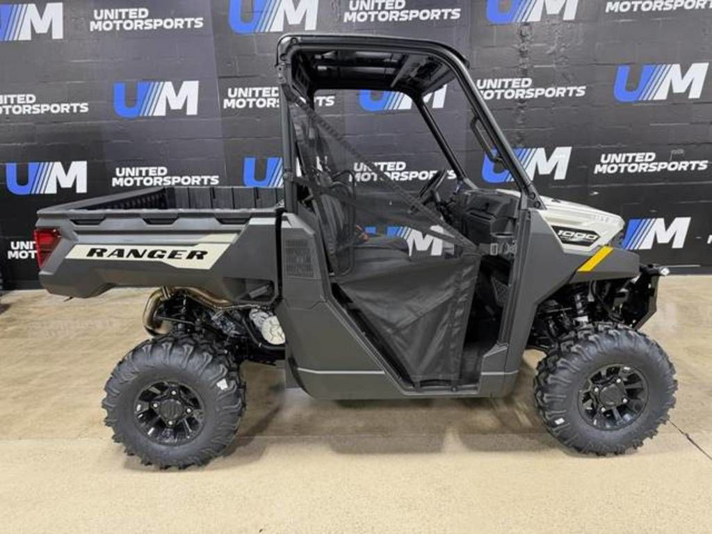 2027 Polaris  RANGER 1000 PREM BASE in cincinnati OH