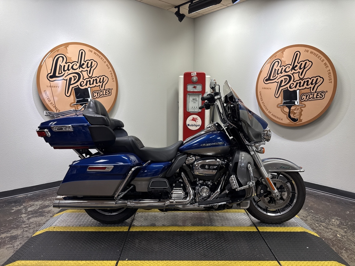 2017 Harley-Davidson ELECTRA GLIDE ULTRA LIMITED Touring motorcycle