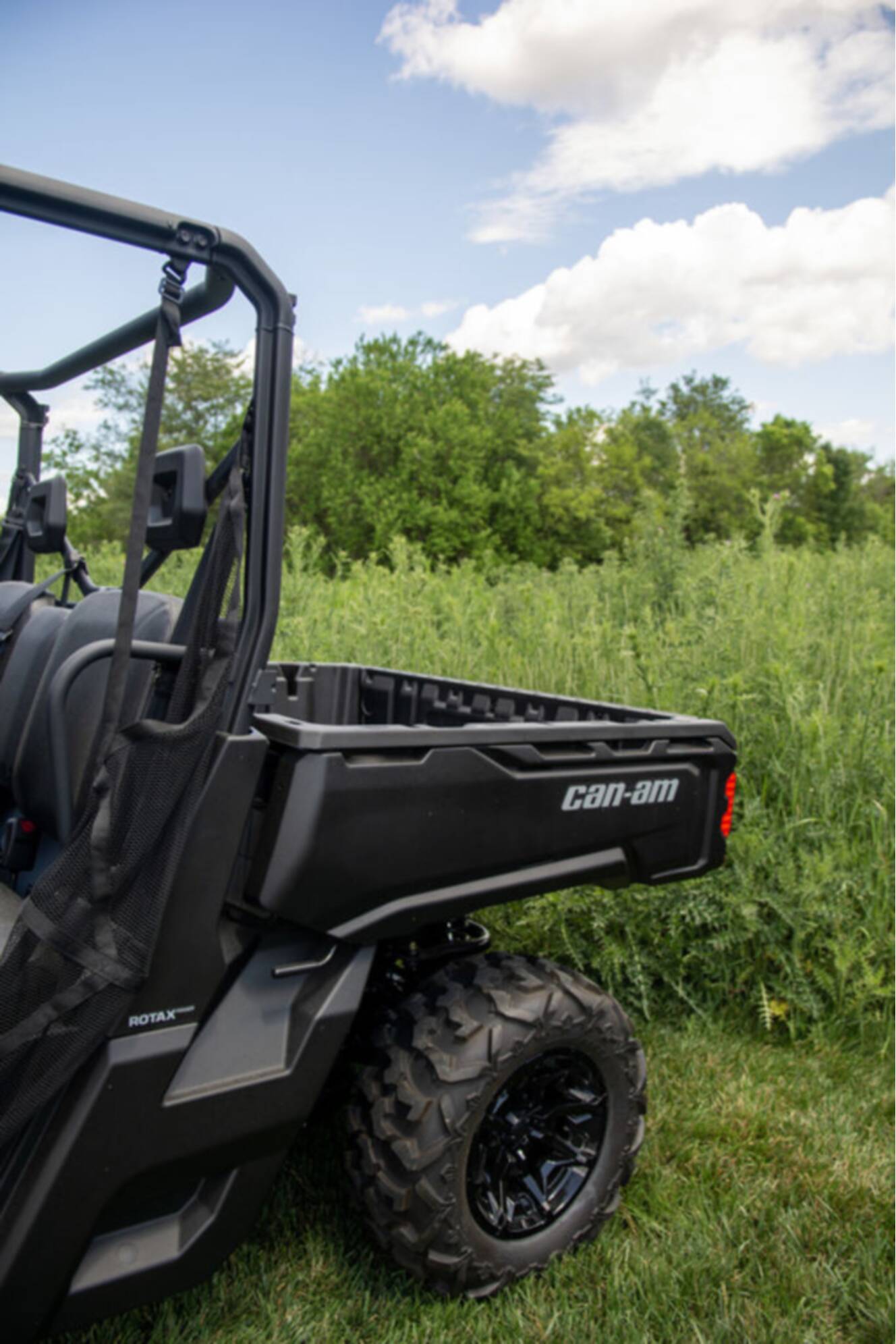 A photo of this 2026 Can-Am Defender MAX DPS HD7 Compass Green