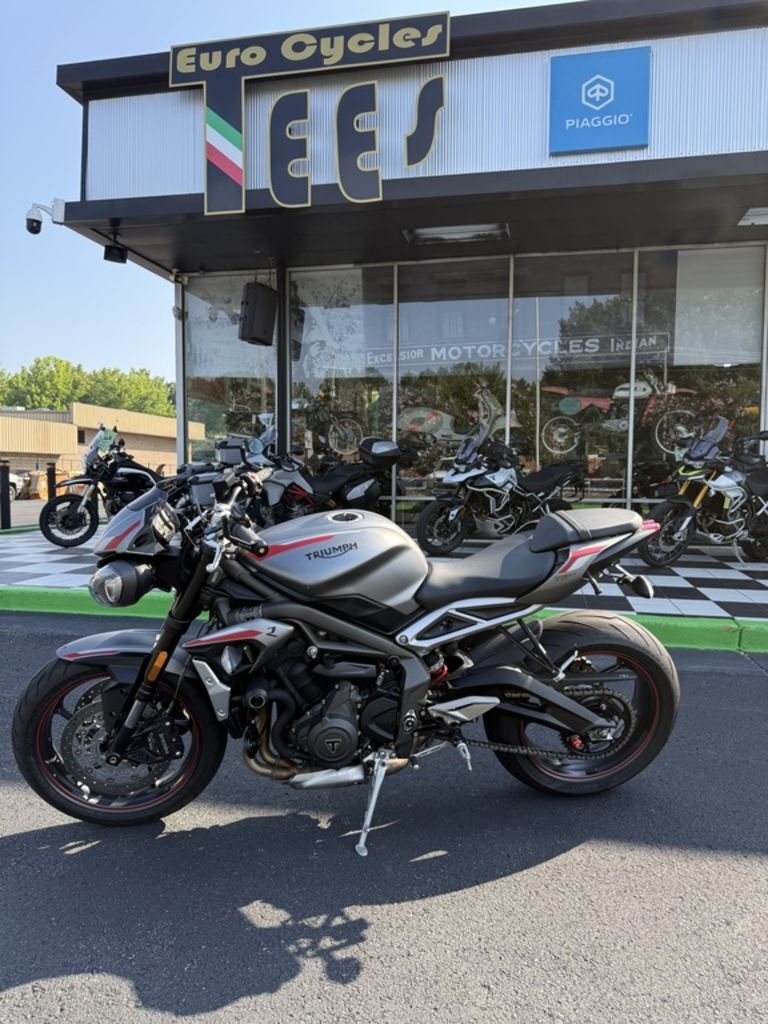2023 Triumph Street Triple R Matte Silver Ice R in Charlotte, NC