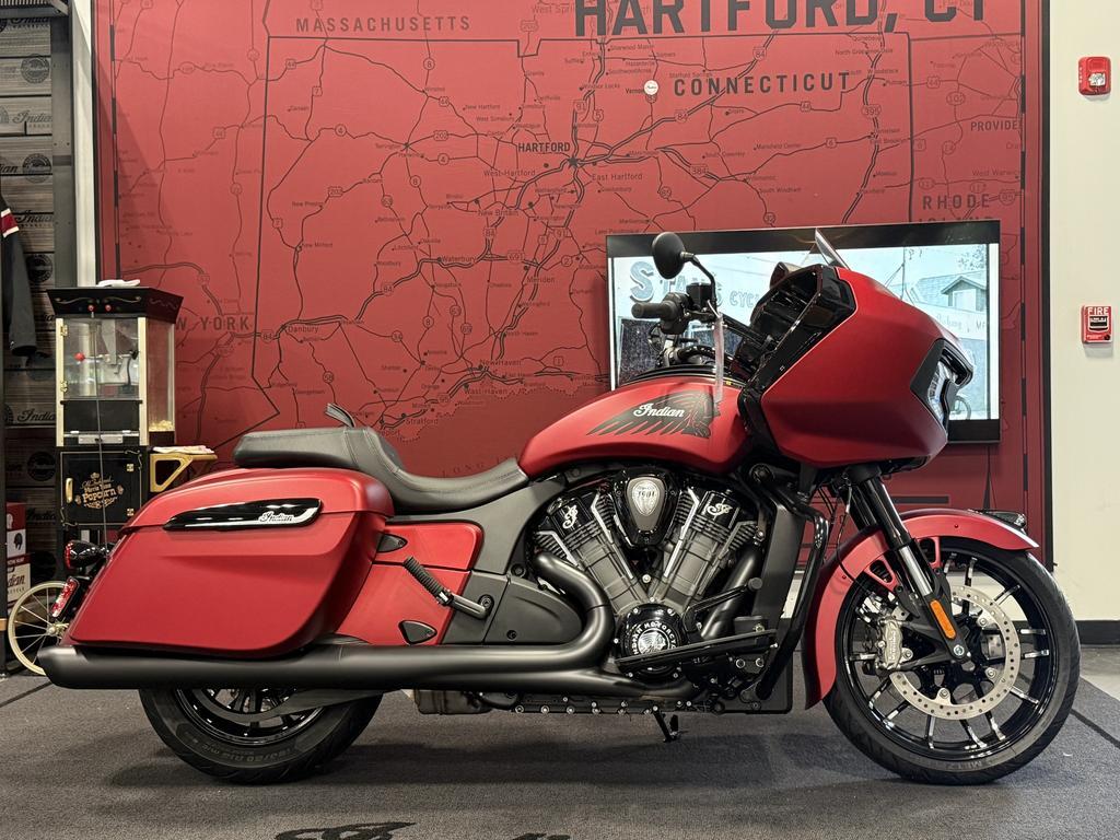 2026 Indian Motorcycle CHALLENGER DARK HORSE® DARK HORSE in Vernon, CT