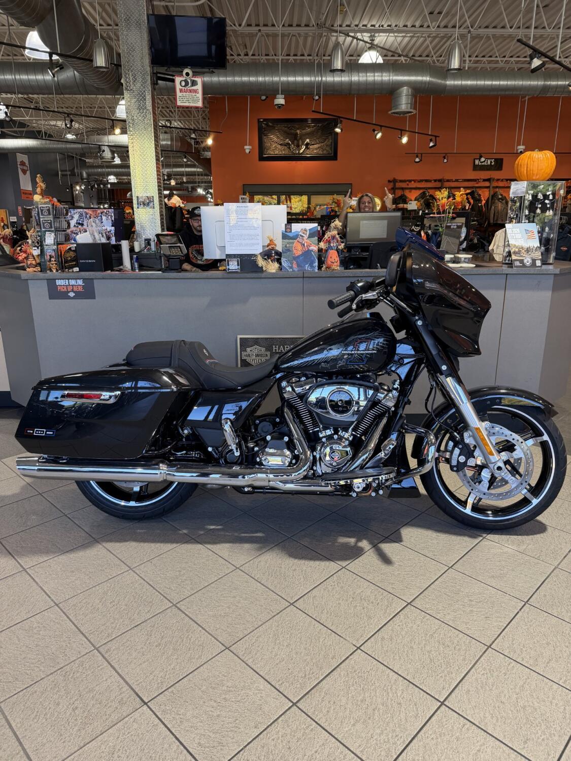 2026 Harley-Davidson 2026 Enthusiast Edition Street Glide BASE in Oakdale, NY