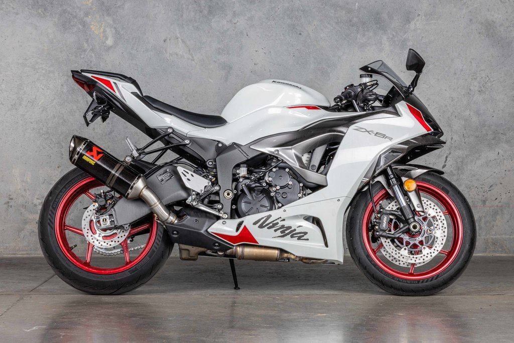 New 2025 Kawasaki Ninja ZX-6R - Akra Pipe Base For Sale in