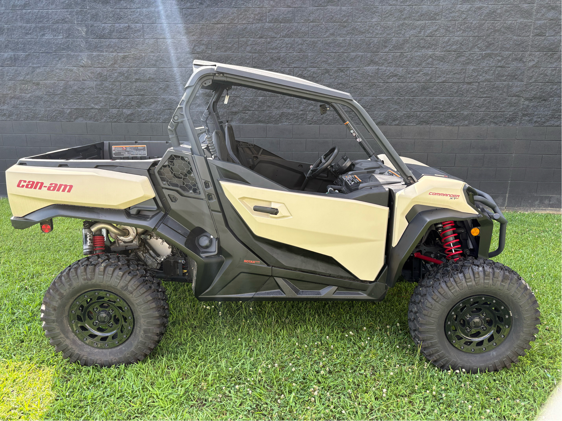 2024 Can-Am Commander XT-P Recreation / Sport ATV