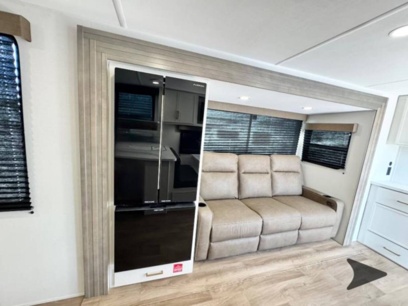 A photo of this 2027 Grand Design Transcend Xplor 285RKT