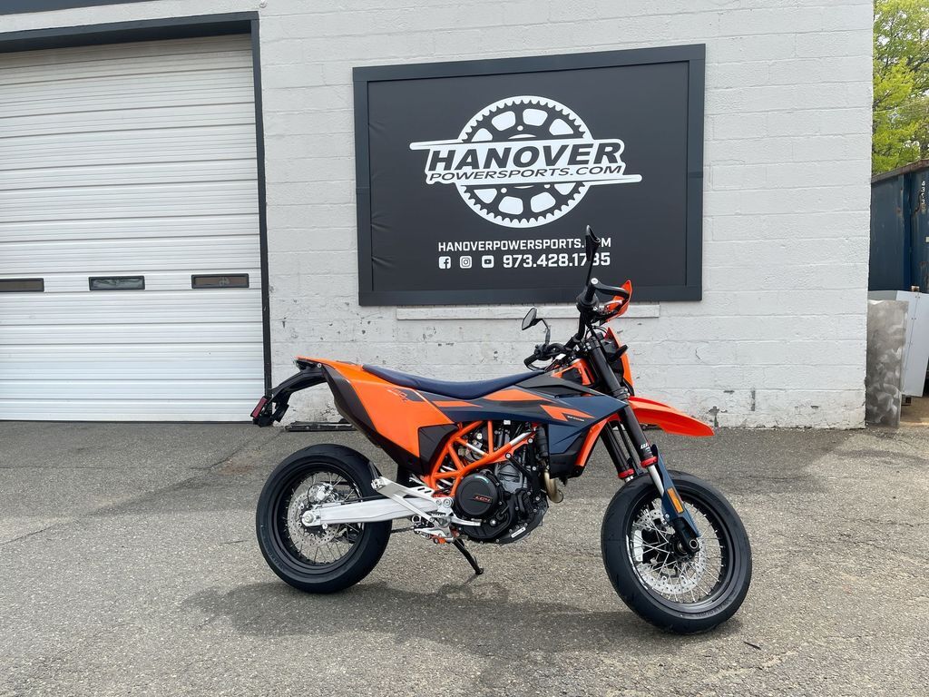 2026 KTM 690 SMC R ENDURO R in East Hanover, NJ