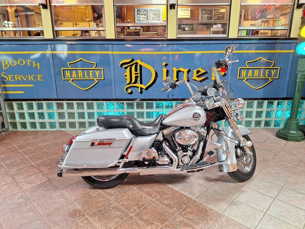 2010 Harley-Davidson® FLHRC - Road King® Classic CLASSIC in Bedford Heights, OH