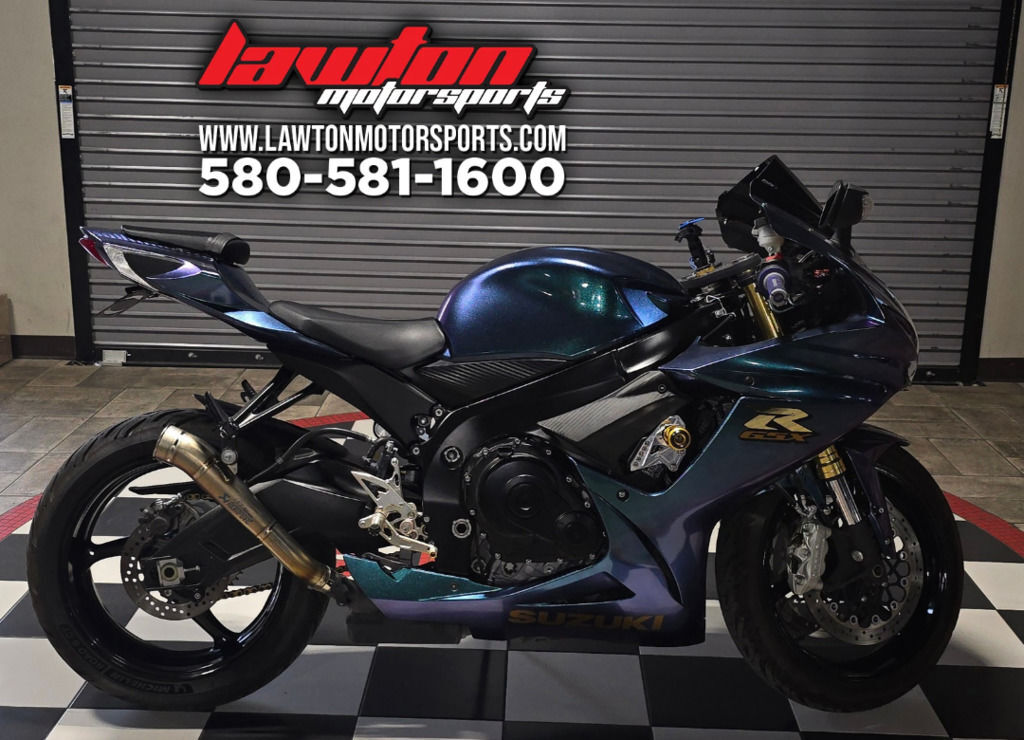 2025 Suzuki GSX-R750 Sportbike motorcycle