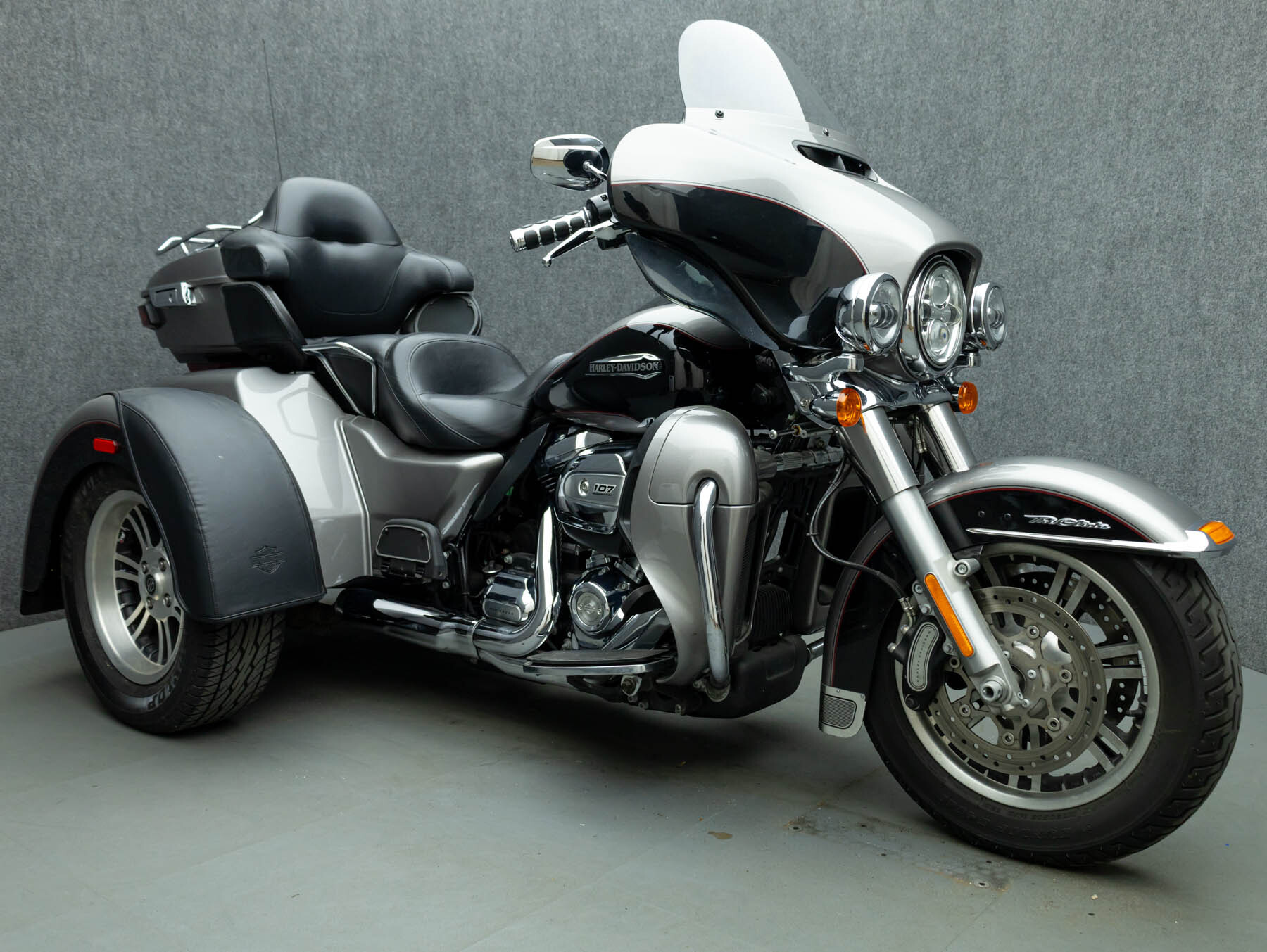 2017 Harley Davidson FLHTCUTG TRI GLIDE ULTRA CLASSIC ULTRA CLASSIC in Pembroke, NH