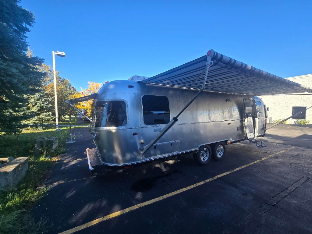 2026 Airstream Classic 30RB Twin in orchard park NY